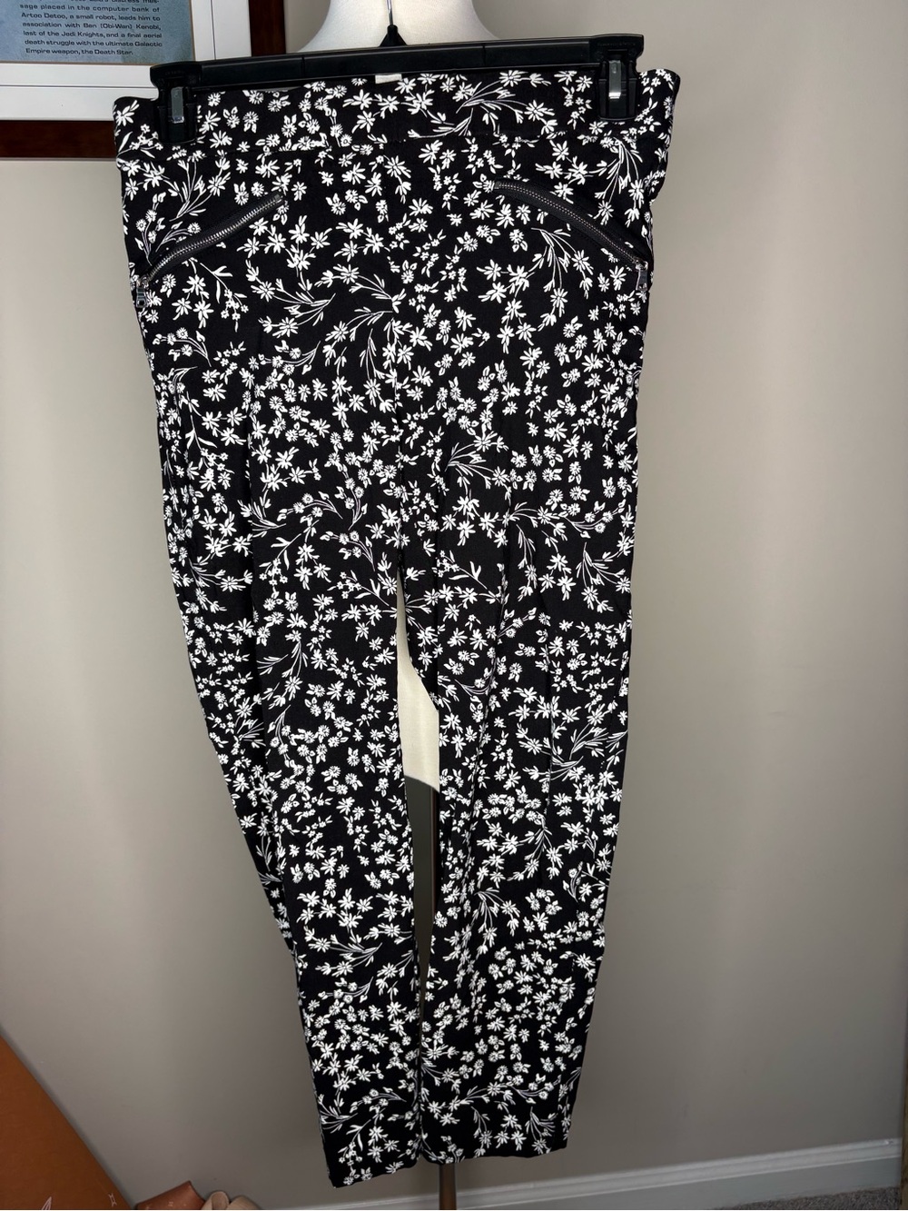 Women's Black Floral Skinny Pants